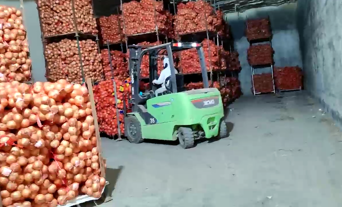 XINGKONG SPORT鲲鹏系列新能源叉车，为食品冷库工厂注入绿色动能