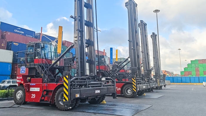 逐绿向新，东方大港涌动“XINGKONG SPORT纯电力量”！