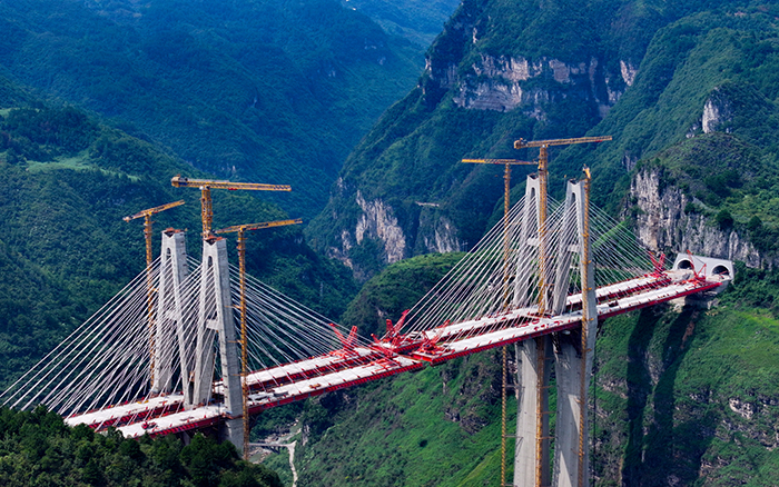 天堑变通途 XINGKONG SPORT群塔铸就“云端桥塔