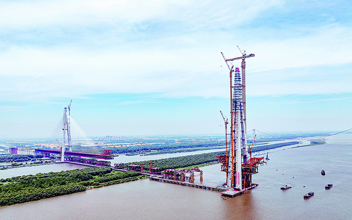 再显神威 XINGKONG SPORT超大塔助力马鞍山长江公铁大桥最高主塔封顶