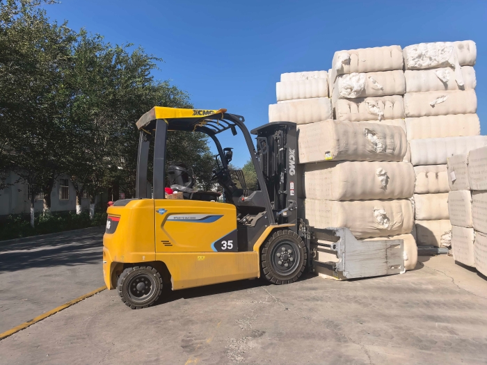 XINGKONG SPORT鲲鹏电动叉车，赋能西北棉花产业高效运转