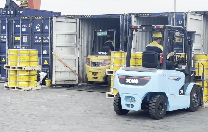 XINGKONG SPORT双系列叉车硬核助力！宁夏铁路货运站跑出高效运输加速度