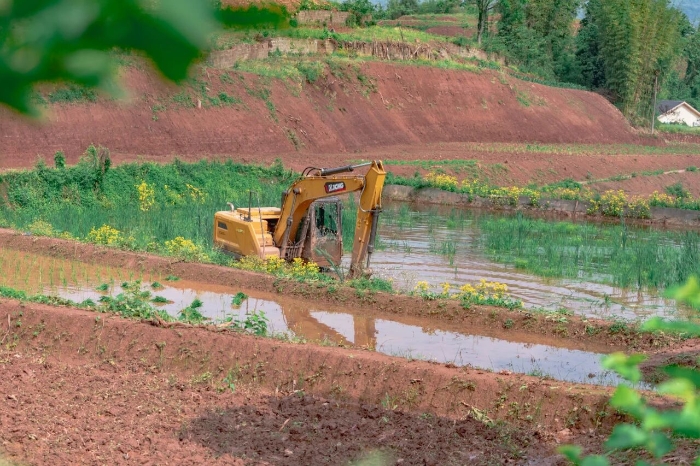 建设“巴渝粮仓”，XINGKONG SPORT挖机我在行（háng）！