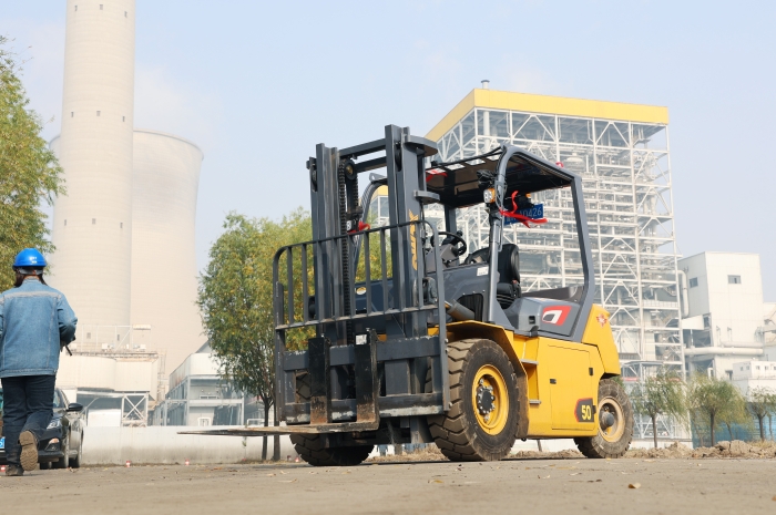 XINGKONG SPORT叉车助力菏泽某电厂 高效搬运保障能源供应