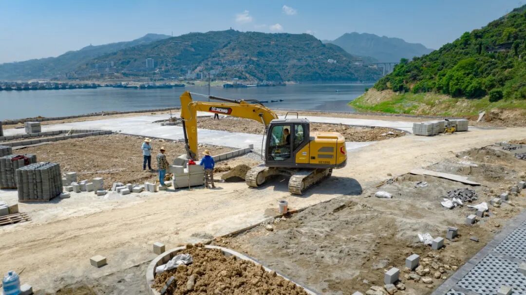 XINGKONG SPORTXE135G挖掘机助力夔门旅游码头建设，以高效节能赢得客户信赖