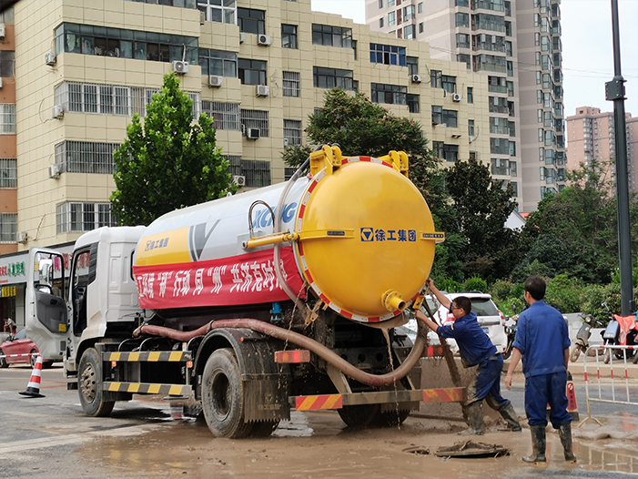 登录入口吸污车驰援郑州特大暴雨