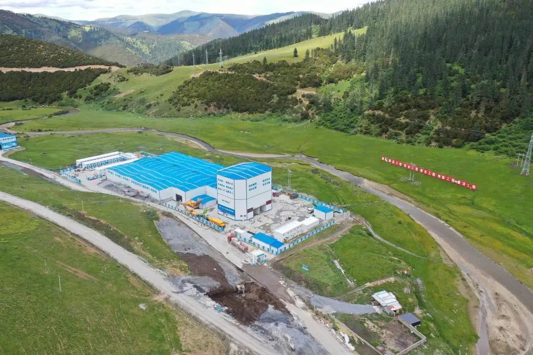 “站”立高原！登录入口搅拌站助力川藏线建设！