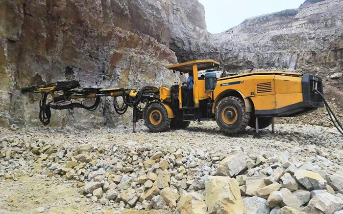 “化水为电”，登录入口凿岩台车提速水电站扩机工程