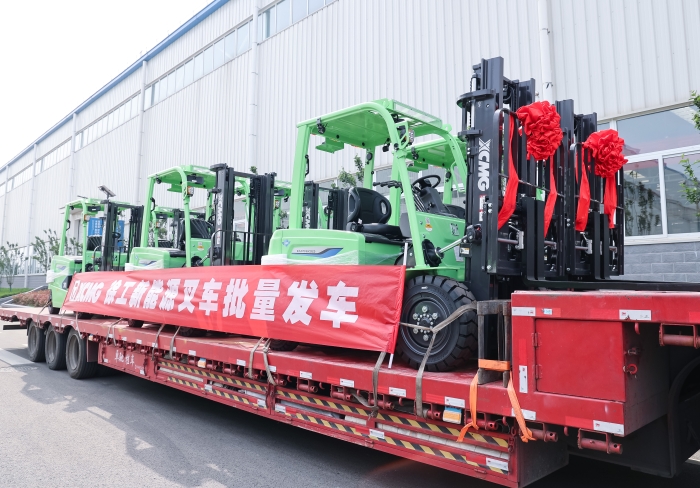 登录入口鲲鹏系列电动平衡重叉车，再掀浦东货运站高效物流新篇