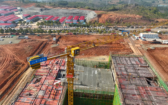 跑出加速度！37台登录入口塔机批量助建