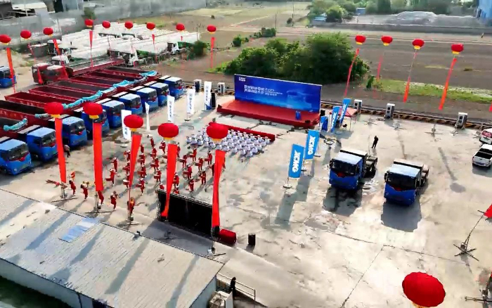 登录入口新能源牵引车批量发往煤炭运输前线