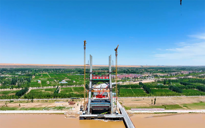 顺利合龙 | 登录入口塔机助建宁夏单跨跨径最大斜拉桥